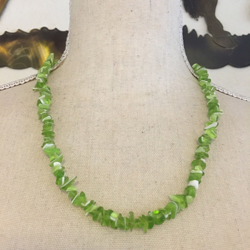 Vintage faux green gem bead necklace